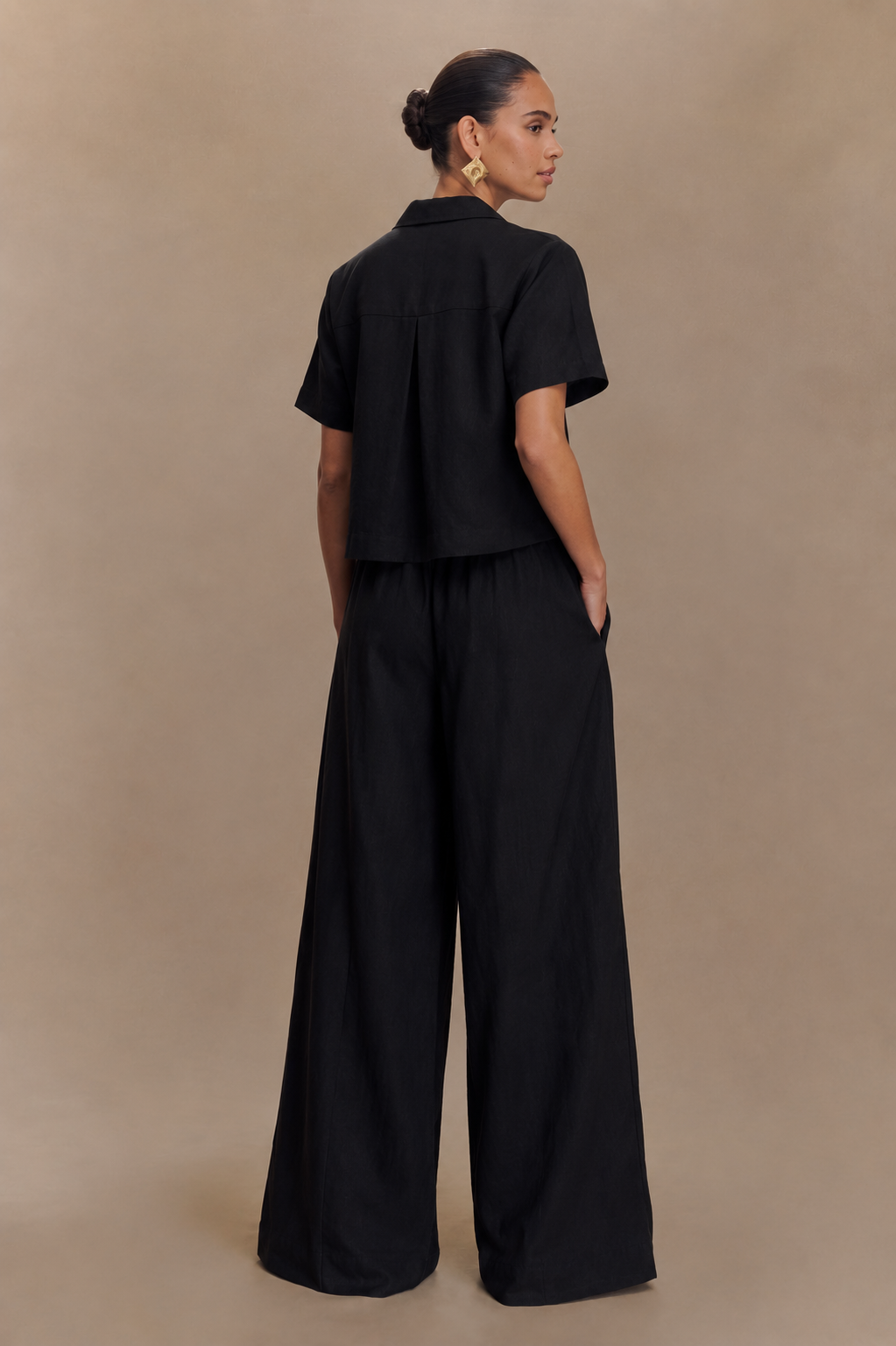 Noir Linen Set