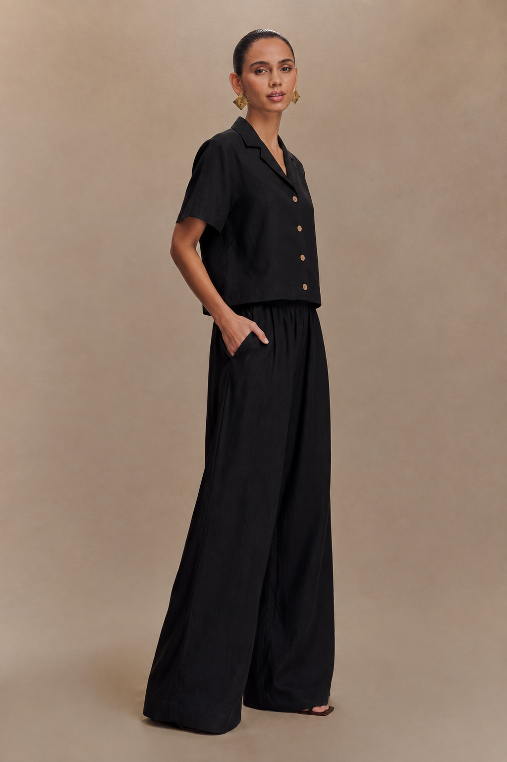 Noir Linen Set